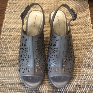 Tahari Cut Out Sandals. Size 8.